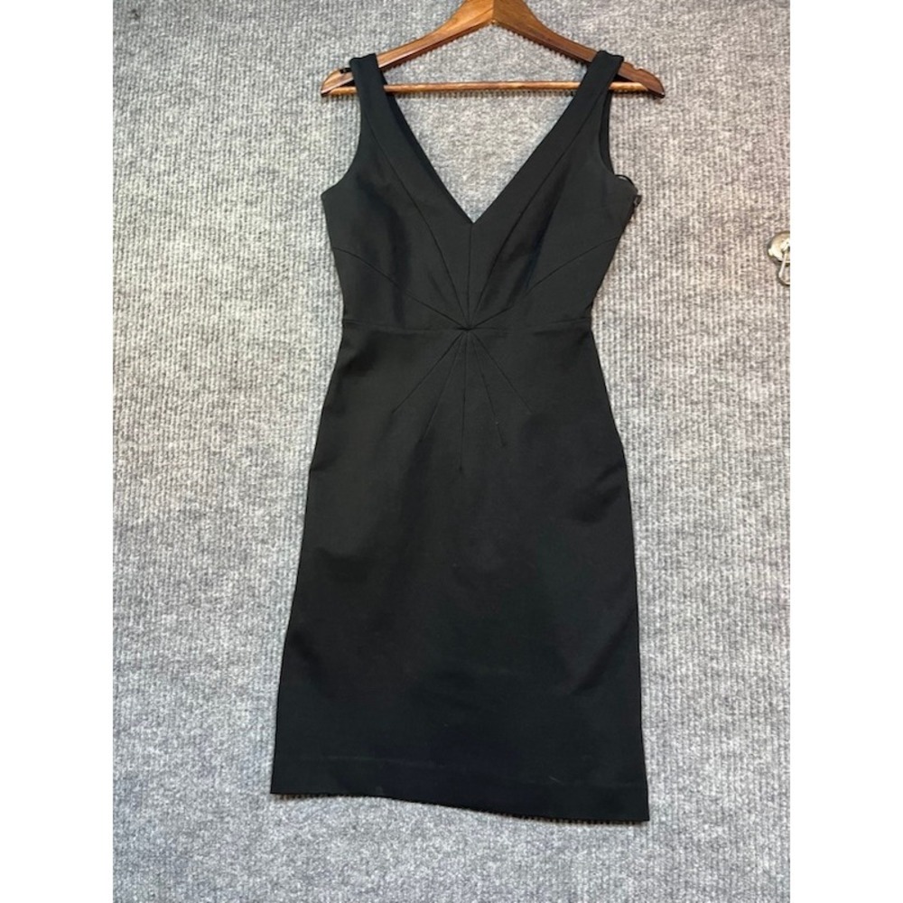 Banana Republic Black V-Neck Sunburst Pleat Sheath Dress Size 4 Sleeveless LBD